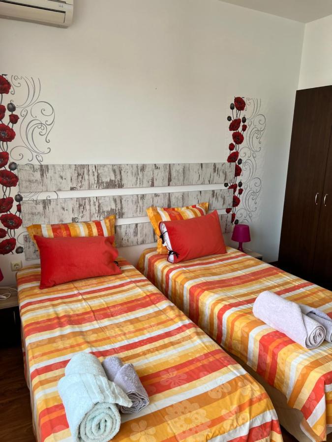 Orange Apartments Pomorie Eksteriør billede