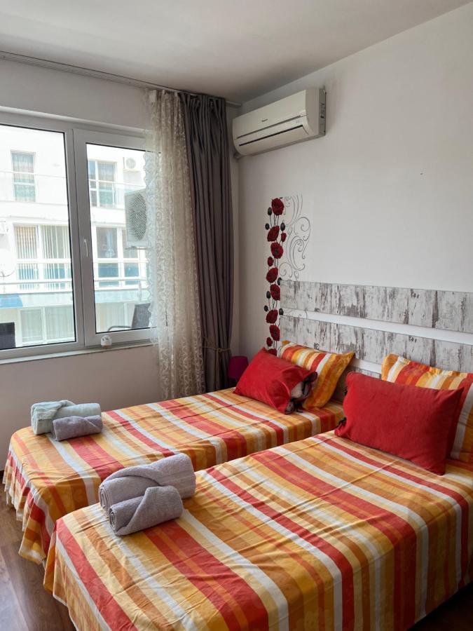 Orange Apartments Pomorie Eksteriør billede