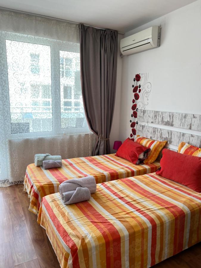 Orange Apartments Pomorie Eksteriør billede